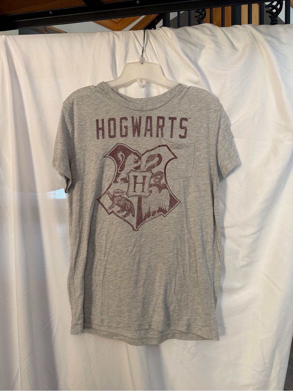Warner Bros. Hogwarts Gray Tee with Maroon Crest